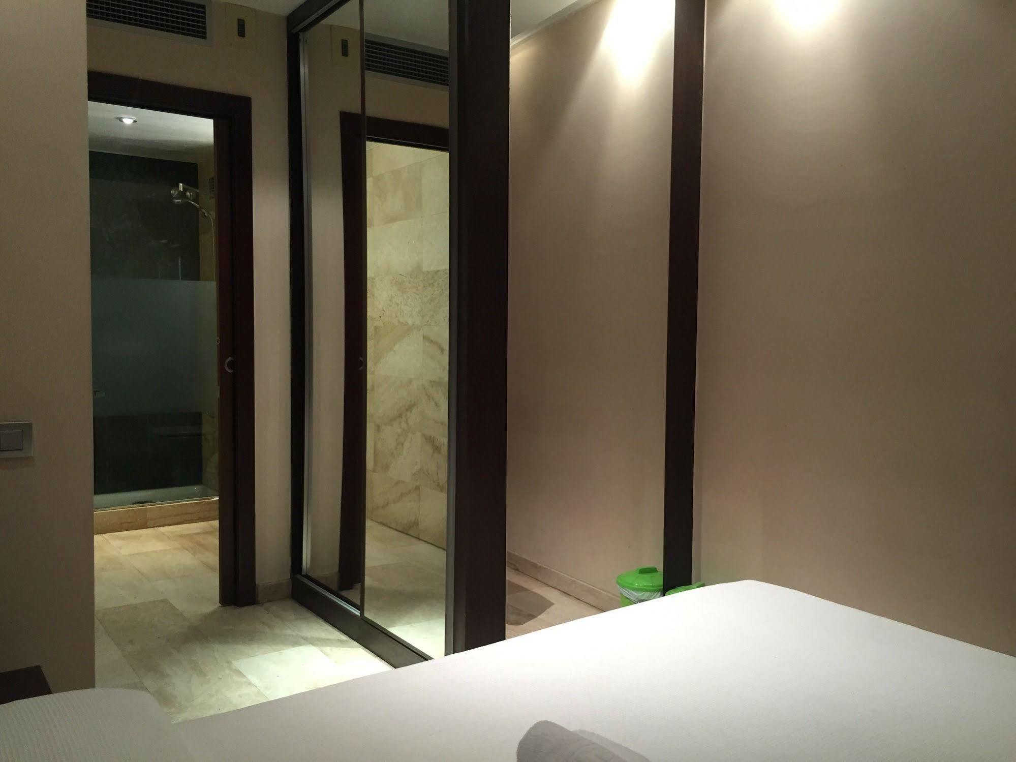 Numa Barcelona Brio Aparthotel Buitenkant foto